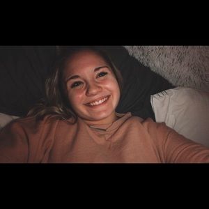 Meet your Posher, Kayla